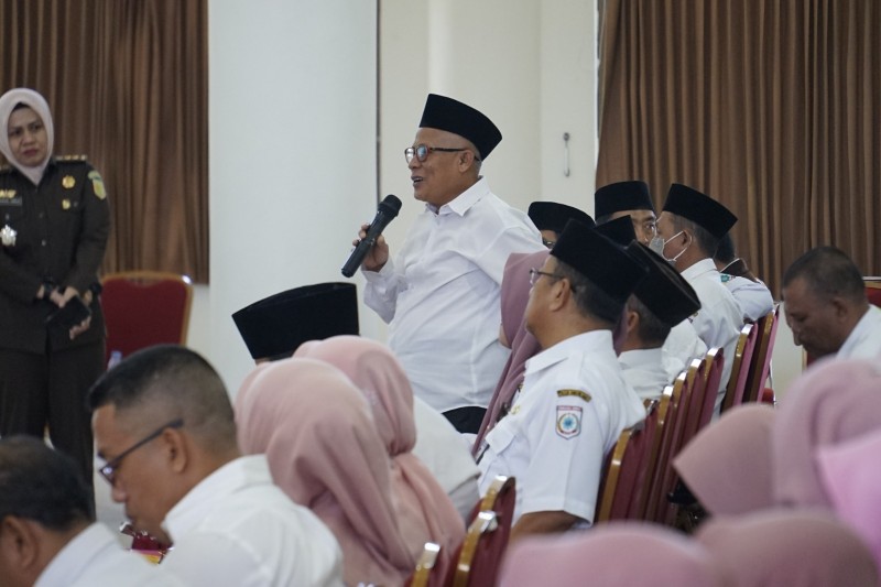Foto Antusiasme Peserta Melakukan Diskusi Aktif dalam Kegiatan Penyuluhan Hukum oleh Kejaksaan Agung di Sumbawa Barat (Sumber: Humas Kejagung RI)